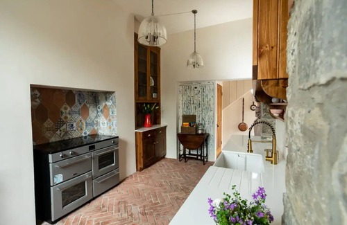 Hollymount House | The Old Kirk and Manse