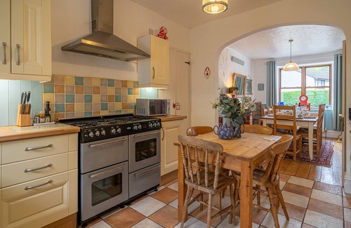 Grange-over-Sands Cottage | The Old Post Office - Large 6-bedroom property, ideal for families & dog-friendly.