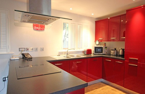 Denton Cottage | The Old Stables - Contemporary Cottage Surrounded by Woodland and Vineyards