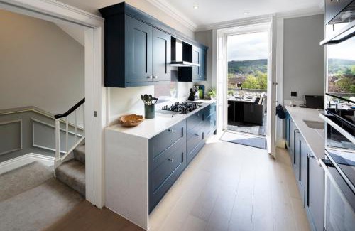 Bath Apartment | The Old Wine Merchant's House
