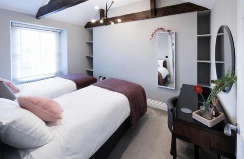 Bath Apartment | The Old Wine Merchant's House