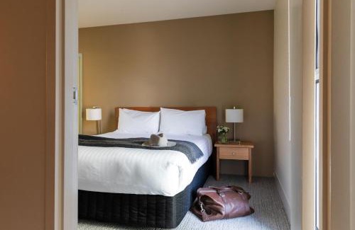 Sullivan's Cove Apartment | The Old Woolstore Apartment Hotel