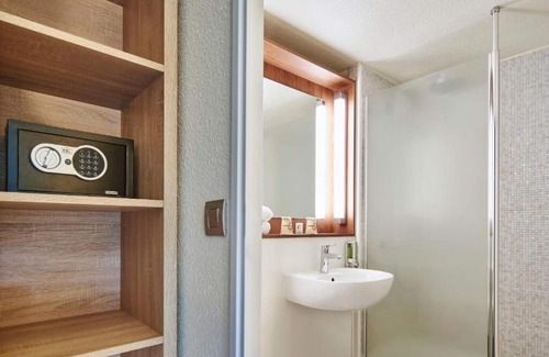 La Verriere Hotel | The Originals City, Hôtel La Verrière – Yvelines