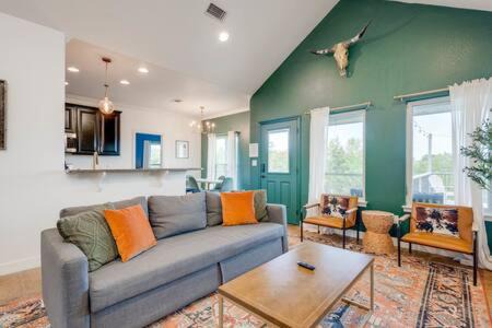 Dripping Springs House | The Outlook - Spa and deck views of Hill Country