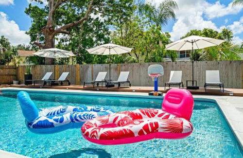 Lake Clarke Shores House | The Palm Luxe Retreat