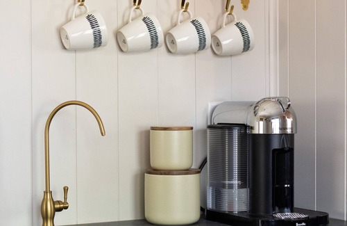 Urbana House | The Parlour House - 2 Blocks From Campus - 4BD 2BA