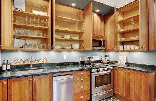 Savannah Victorian District House | The Parsonage at Forsyth