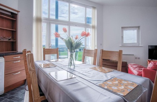 Llanelli Apartment | The Penthouse - 3 Bedroom Apartment - Llanelli