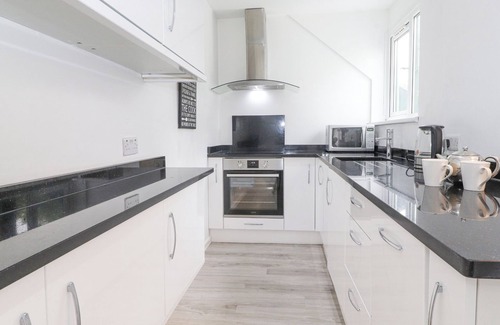 Bowness-on-Windermere Cottage | THE PENTHOUSE, family friendly in Bowness-On-Windermere