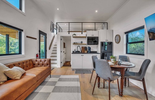 Warfordsburg House | The Perch | Amazing Views + Fire Pit + Grill