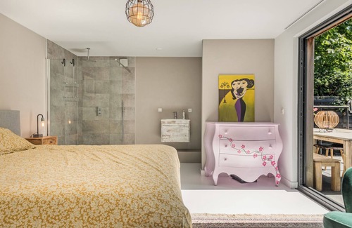 Bergen Bed & Breakfast | The Perfect Getaway Close to the Beach and Vibrant City Center!