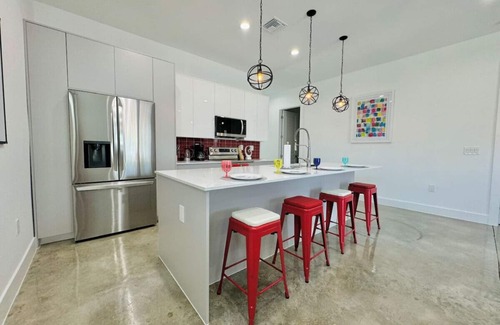 East Naples House | The Pickleball Haven of Naples - Scarlet Dream