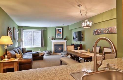 Killington Apartment | The Pico Escape- 3BR 2BA Ski On Ski Off at Pico Mountain, Close to Killington, condo