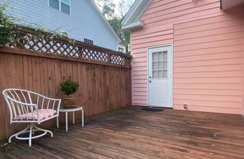 Arsenal Hill Cottage | The Pink House - Downtown in the Vista