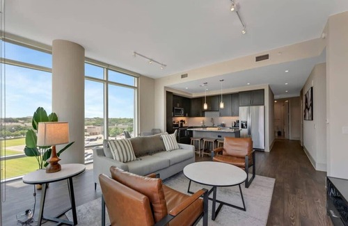 Houston Apartment | The Preston Beauty I Premium 2BR in Dallas