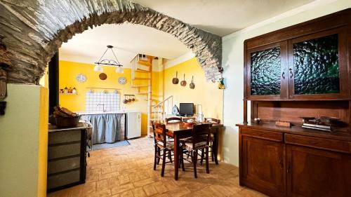 Pornassio House | The quiet yellow house