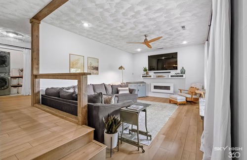 Fayetteville House | The Rally House: Hot Tub-Centennial Park-UofA-Pet Friendly