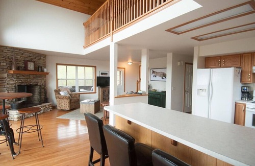 Berkeley Springs House | The Retreat at Upland Trail -A Spectacular Private View!