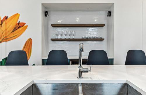 Faubourg Lafayette Apartment | The Revelry