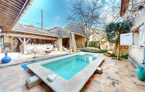 Saint-Simon House | The River House