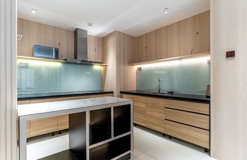 Downtown Ho Chi Minh City Apartment | The Rixx Premium Apartment in the heart of Saigon(pool/gym/security/rooftop bar)