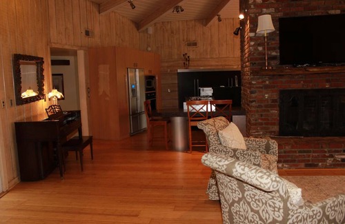 Townsend House | The Round House - Smoky Mountain Vacation on your own private Retreat!