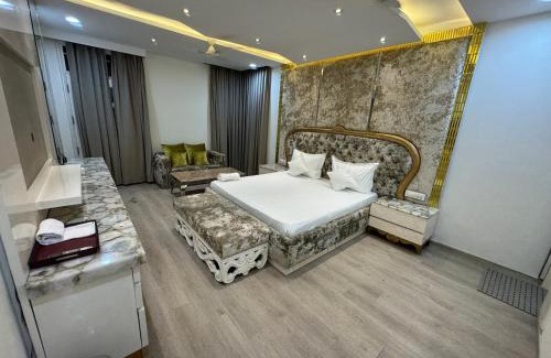 Khattalwada Apartment | The Royal Suites