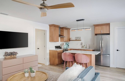 Vilano Beach Hotel | The Salt Run-Family Apartment-5 min walk to beach!