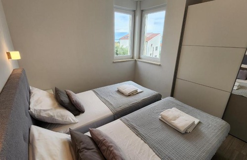 Brinje Apartment | The Sands LUXE Pool Aparthotel 4