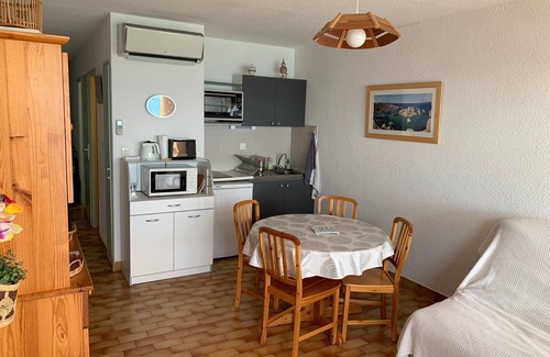 Le Grau-dʼAgde Apartment | The sea at your feet, under your window