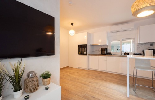 Agia Paraskevi House | The Secret Garden Stay