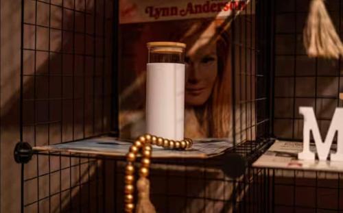 Limehouse House | The Serene Residence with Hot Tub, Sauna and Cinema Experience