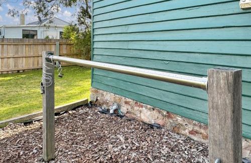 St Helens House | The Settlers Cottage - In the Heart of St Helens