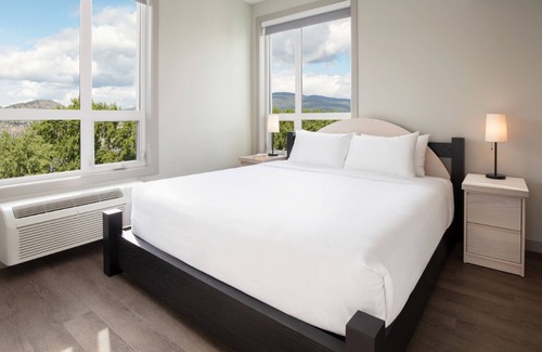 South Pandosy Apartment | The Shore Kelowna
