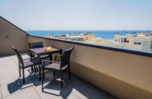 Parede Apartment | The Shoreline 4 by Portugal Portfolio