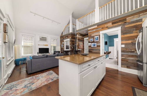 Cherry Valley House | The Sparrow - 32 Meadowview