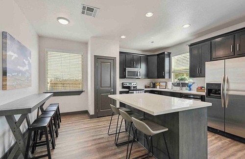 College Station House | The Spirit: 4 BR/4.5 BA Charming Home, Private Yard