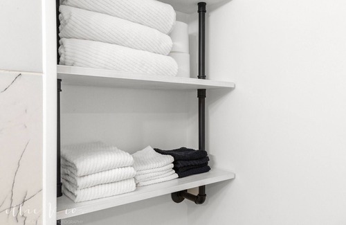 Sayles Blvd. Area Apartment | The Stiletto- Fashionable Stay
