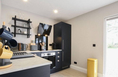 Eyke Cabin | THE STUDIO AT THE CURATAGE, BROMESWELL, pet friendly in Woodbridge