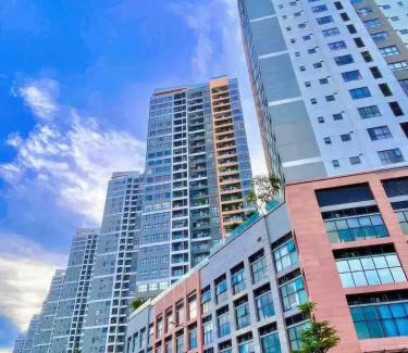 Thu Thiem Apartment | The Sun Avenue - Lalaland & Chill Sky Pool