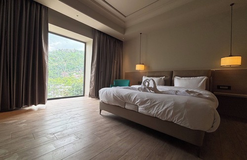 Gaya Hotel | The Supreme Hotel and Banquet