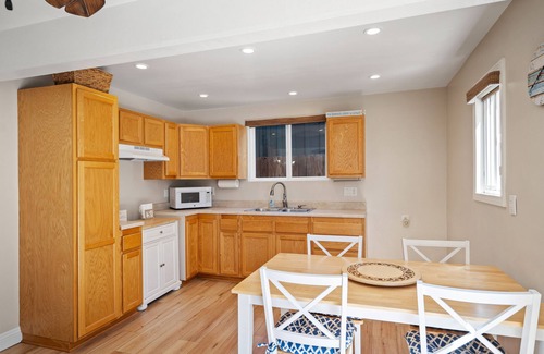 Silver Strand House | The sweet hideaway in Silverstrand