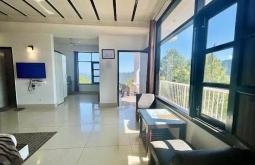 Kumarhatti Bed & Breakfast | The Terrace Retreat by StayVues - Where Serenity Meets Spectacular Views