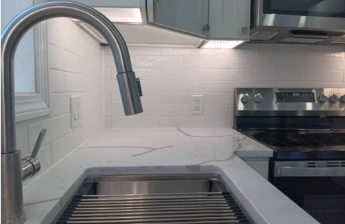 Mount Pleasant Apartment | The Tiny-Lux at Atwells Ave Laundry APT. Parkingnn