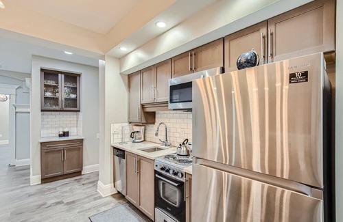 Oak Lawn Apartment | The Tranquil One-Bed - Lemmon 102