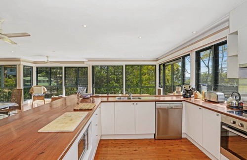 Avoca Beach House | The Tree House - Family Accommodation