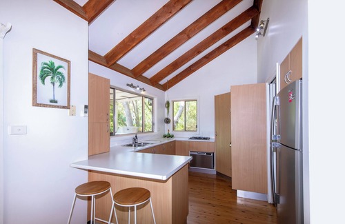 Nelson Bay House | The Treehouse Nelson Bay, Pet Friendly with Boat Parking