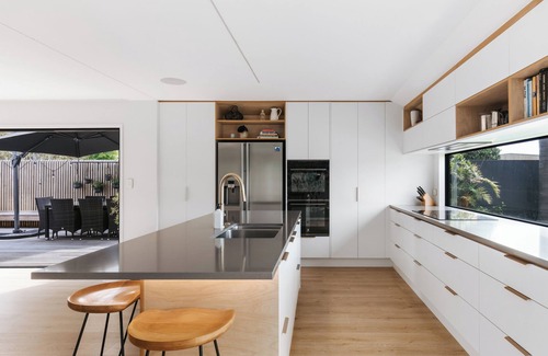 Mount Maunganui House | The Tui Tropics ~ Mount Maunganui - Beyonder Holiday Homes