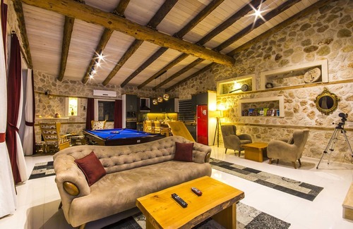 Islamlar Villa | The Ultimate Secluded Honeymoon Villa, Indoor and Outdoor Pool and Jacuzzi