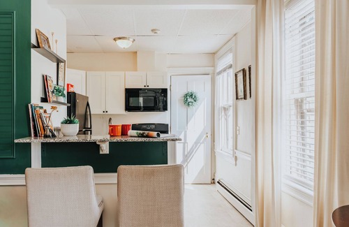 College Hill Apartment | The Underwood-Hale House